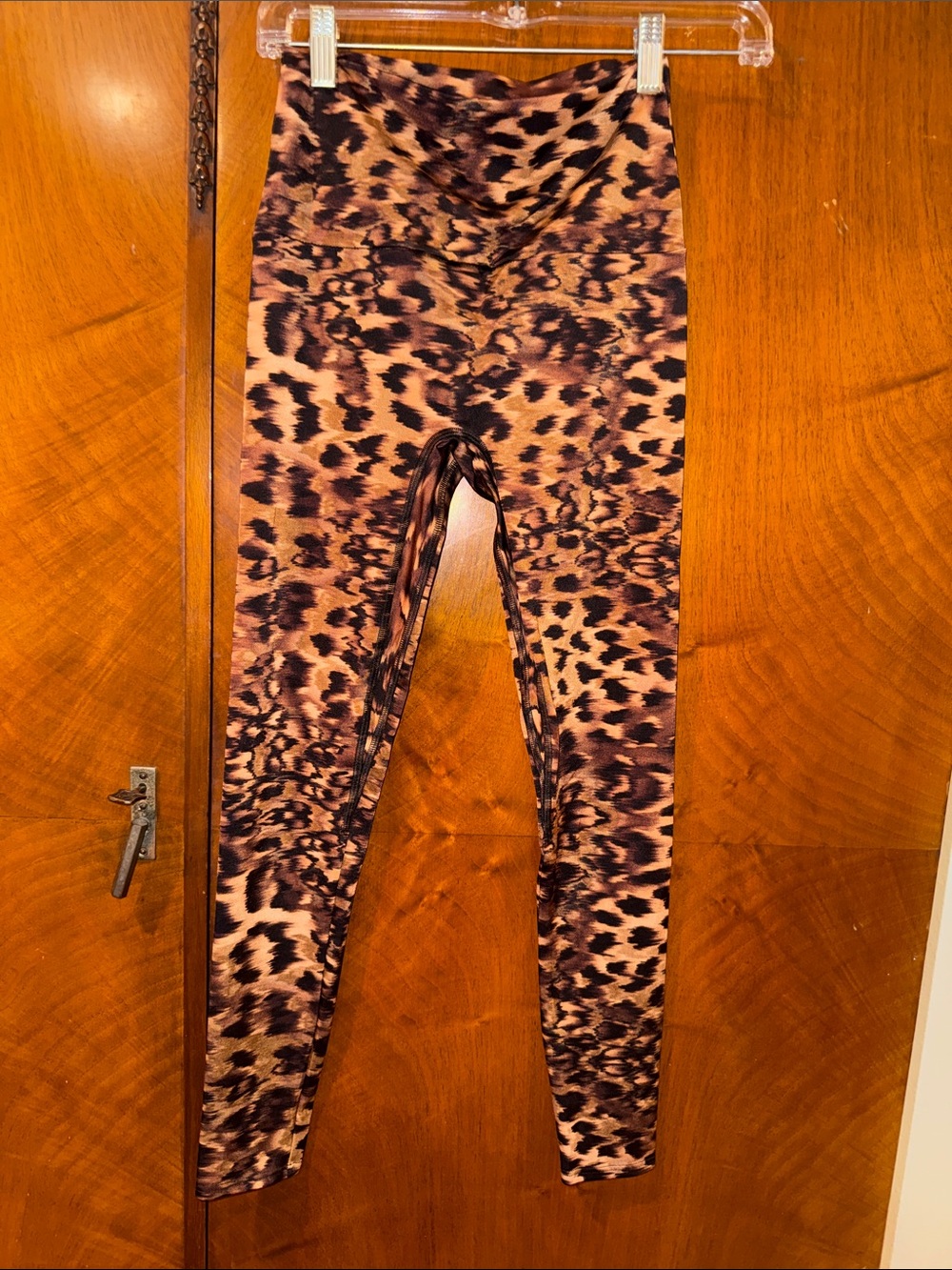 Women’s Leopard Print Leggings - Brown Animal Print. Size M